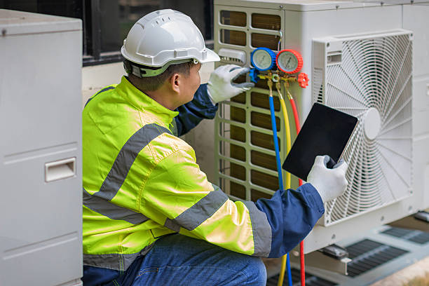 Professional Hvac technician working in Ozone Park, NY